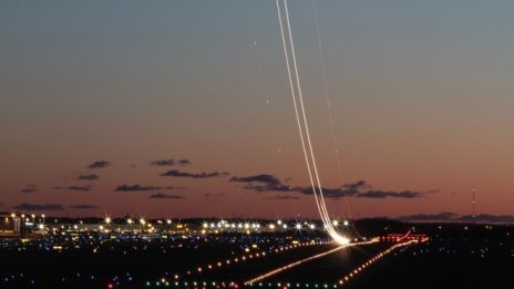 Най-краткият международен полет в света беше спрян