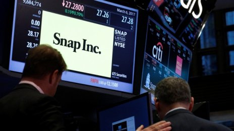 Защо Facebook става все по-Snap-оподобен?