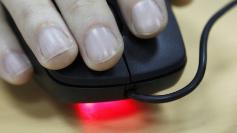 Холандия подлага на референдум закон за следенето на комуникациите