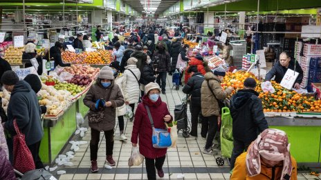 Китай готви план за повишаване на доходите и потреблението