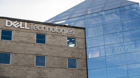 Dell повиши прогнозата си за следващите 4 години заради силното търсене на AI