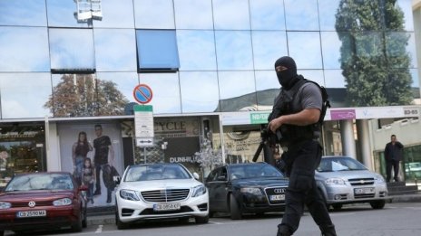 Агенция "Митници" иска запечатване за още 60 дни на данъчните складове в Карнобат