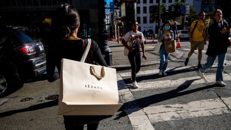 Потребителското доверие в САЩ се понижава до 5-месечно дъно заради инфлацията