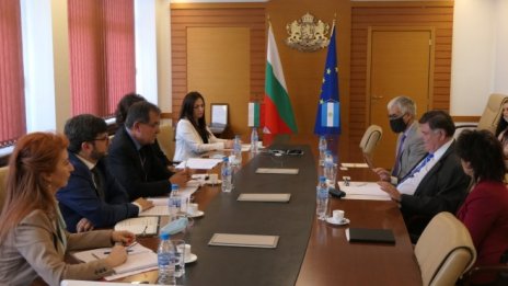 Аржентина иска да купува българско розово масло