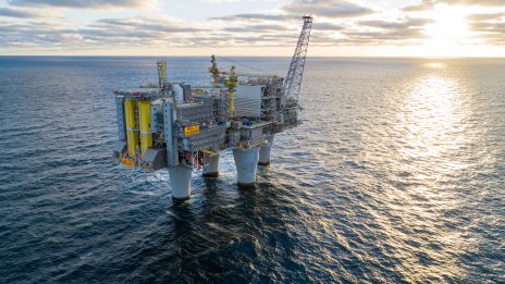Петролният бум се мести далече в открито море
