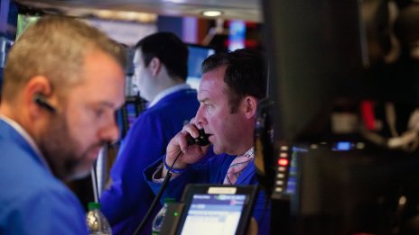 Банковият сектор отново повежда спадовете на Wall Street*