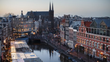 Двустепенната система в Амстердам изправя собственици срещу наематели