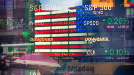 Индексите на Wall Street бележат ръстове в очакване на изказването на Пауъл*