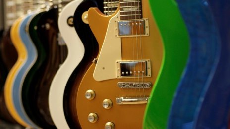 Производителят на китари Gibson излиза от процедурата по фалит с ново ръководств