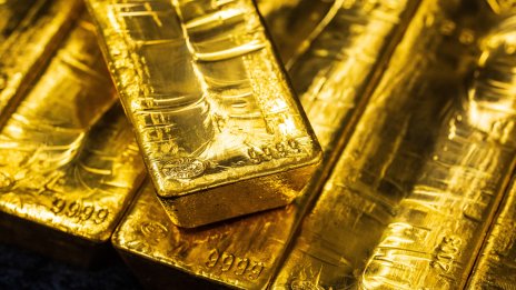 Анализатор: Цената на златото може да достигне 3500 долара за тройунция до края на 2025 г.