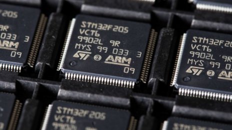 Дефицитът на чипове ще свие с до 5 млн. автомобила световното производство