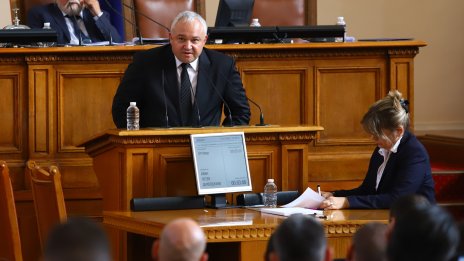 Демерджиев: Справяме се с мигрантския натиск, но границата не е добре обезпечена