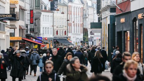 Европейците намаляват разходите заради митата на САЩ
