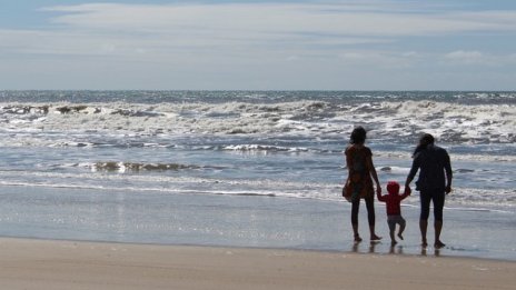 Едно от четири български домакинства успява да спести пари всеки месец