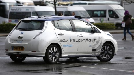 Nissan ще прави кросоувър на базата на Leaf