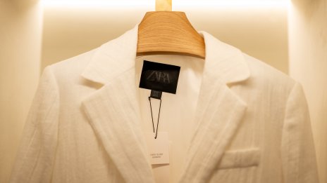 Собственикът на Zara бележи ръст на продажбите в началото на третото тримесечие
