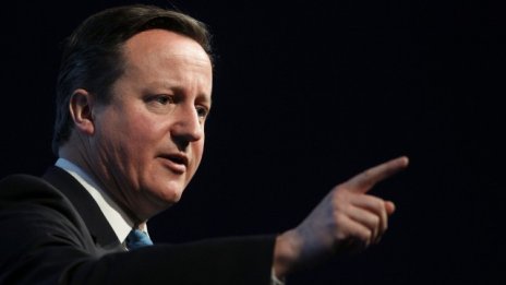 Камерън поиска Германия да увеличи приноса си в борбата с дълговата криза