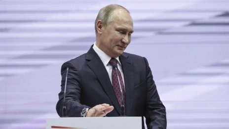 "Единна Русия" подкрепи Путин като независим кандидат в президентските избори