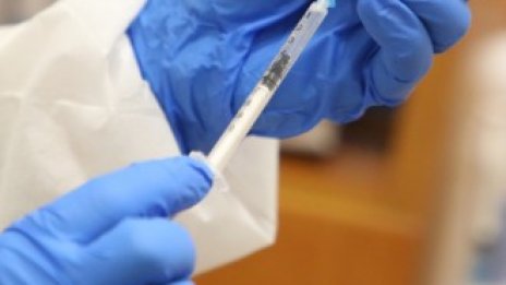 МЗ: В България не се прилагат ваксини с изтекъл срок на годност
