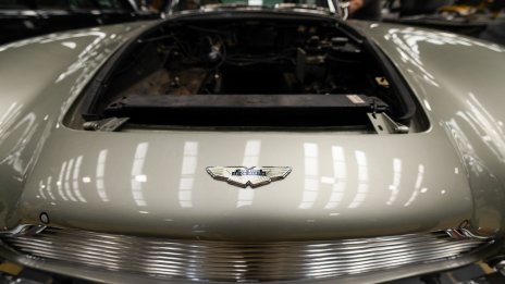 Високите разходи накараха Aston Martin да понижи прогнозата за печалбата