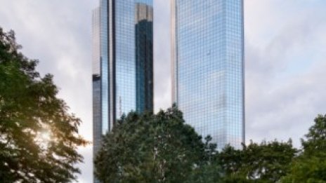 Печалбата на Deutsche Bank се срина