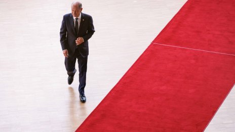 Проблемите в правителството застрашават индустриалната сила на Германия