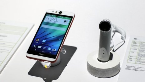 И HTC залага на селфи манията