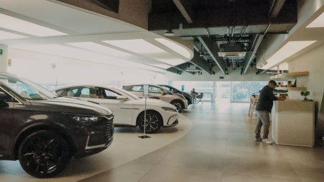 САЩ проучват рисковете за сигурността от китайските електромобили