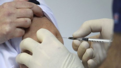 Бавната игра на ЕС с ваксините срещу коронавируса