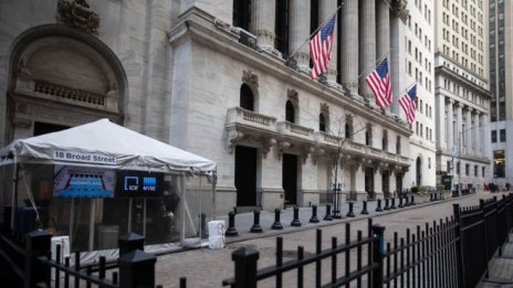 Wall Street се отърсва от спадовете в началото на сесията*