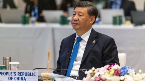 Унижението застигна Си Дзинпин няколко седмици след спечеления трети мандат