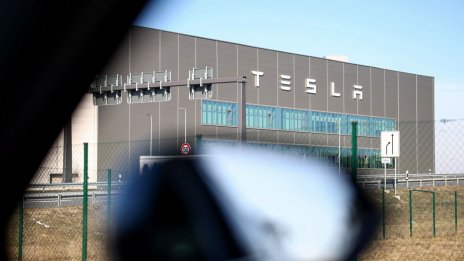 Tesla&nbsp;планира да увеличи производството в завода си в Германия