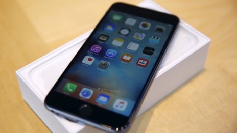 Apple сигнализира за проблем с включването на някои бройки iPhone 6s и 6s Plus
