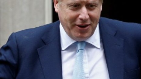 Sunday Times: Джонсън ще предизвика кралицата да го уволни вместо да се оттегли