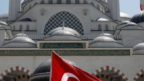 Харесан туит от акаунта на американското посолство разгневи Турция