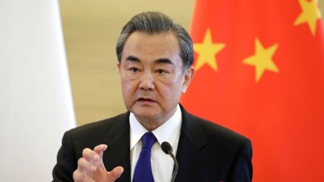 Ван И: Няма да има победител от война между САЩ и Северна Корея