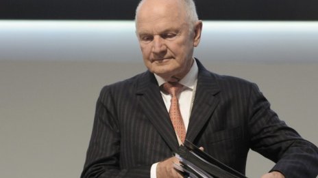 Пиех напуска Volkswagen, но въпросите за бъдещето остават