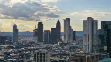 Небето вече не е граница за бума на небостъргачите в германския „Майнхатън“