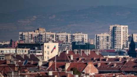 Пандемията сваля цените на едностайните и тристайните жилища под наем в София