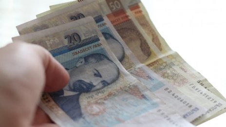 Над 24 хил. работни места са запазени в туризма и транспорта с държавна помощ