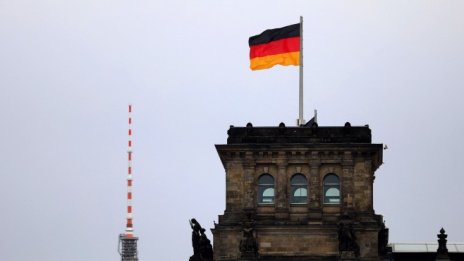 Германия печели милиарди от собствените си дългове
