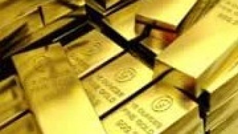 Слабият долар и страхът донесоха на златото нов ценови рекорд