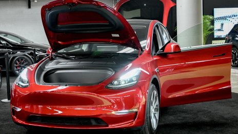 Tesla пуска нова версия на Model Y в Китай, за да стимулира търсенето