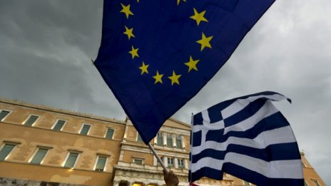 МВФ иска облекчаване на дълга на Гърция до 2040 г.