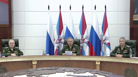 Русия извърши нови въздушни удари в района на Киев, Украйна съобщи за напредък на силите ѝ