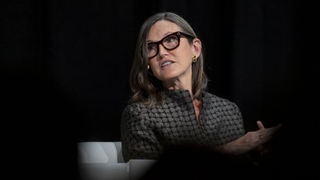 Кати Ууд: Биткойнът е финансова супермагистрала