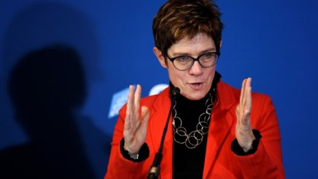 Новият лидер на ХДС размаха пръст срещу противниците на дизела