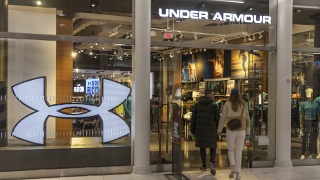 Акциите на Under Armour се сринаха след по-лоши от очакваното прогнози