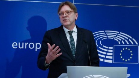 Ги Верхофстат: Заплахата на Джонсън за твърд Brexit няма да разедини ЕС