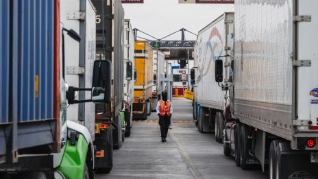 Защо Доналд Тръмп замрази митата и какво ще стане след 90 дни?